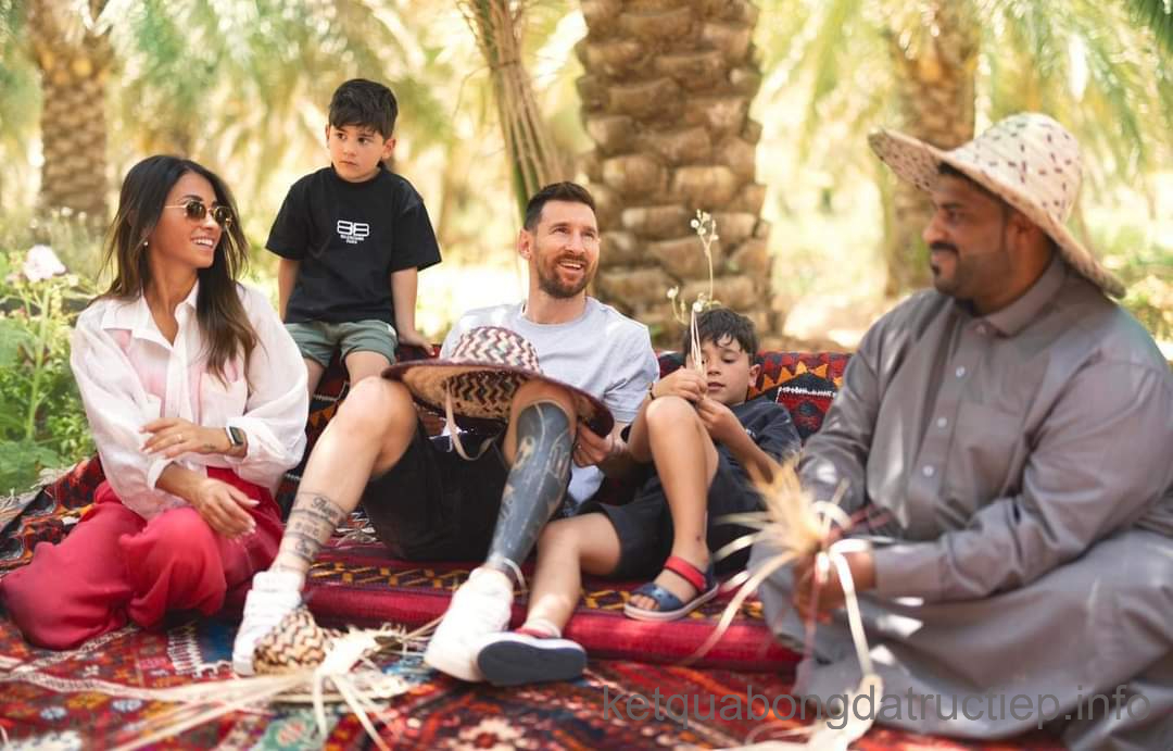 Messi vui vẻ ở Saudi Arabia